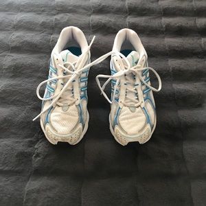 Adidas walking sneaker